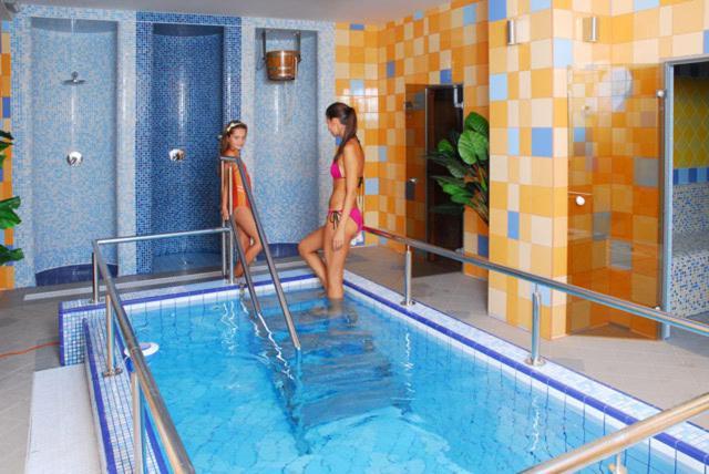 Hotel Nivy Братислава Экстерьер фото
