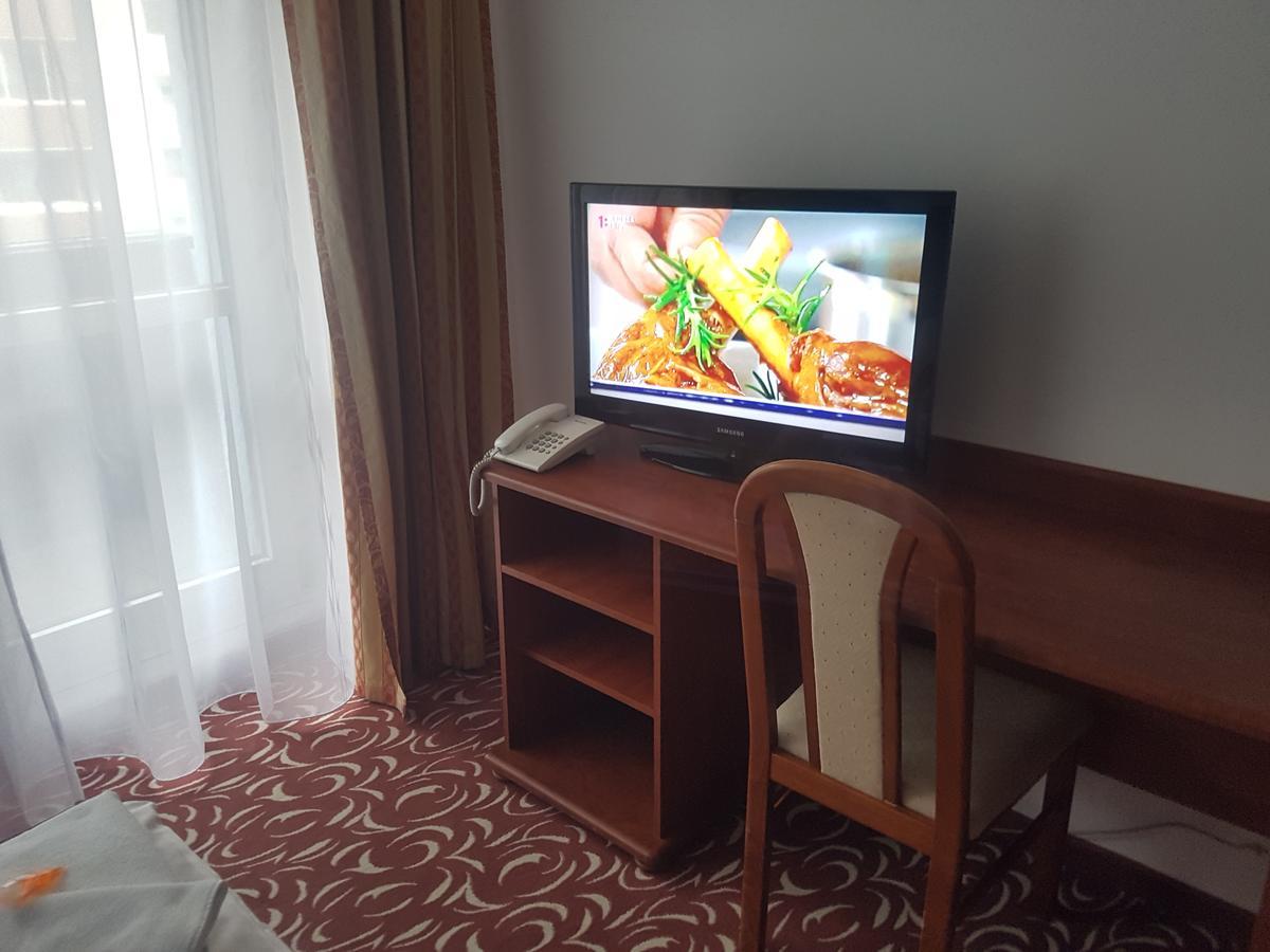 Hotel Nivy Братислава Экстерьер фото